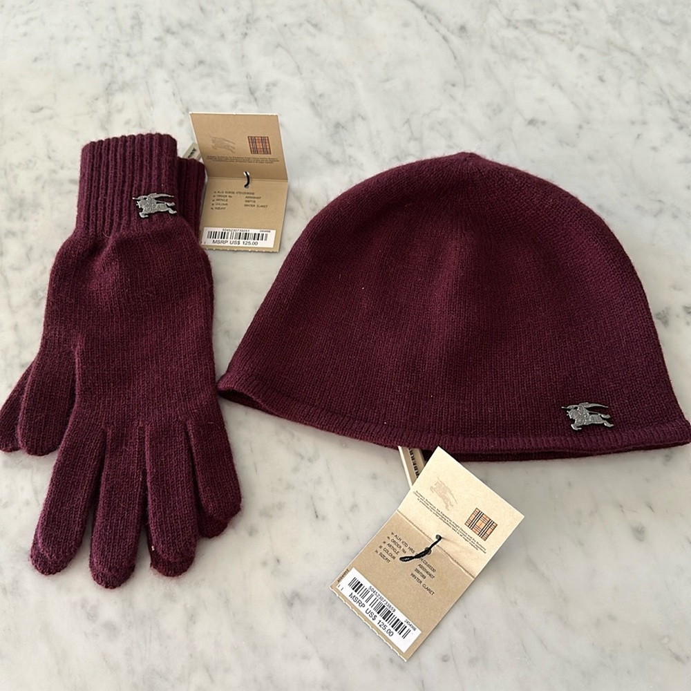 Burberry Cashmere beanie and gloves set in Claret. One size. Made in Scotland.